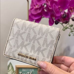 Michael Kors Beige Monogram Wallet designer MK gold card purse coin leather